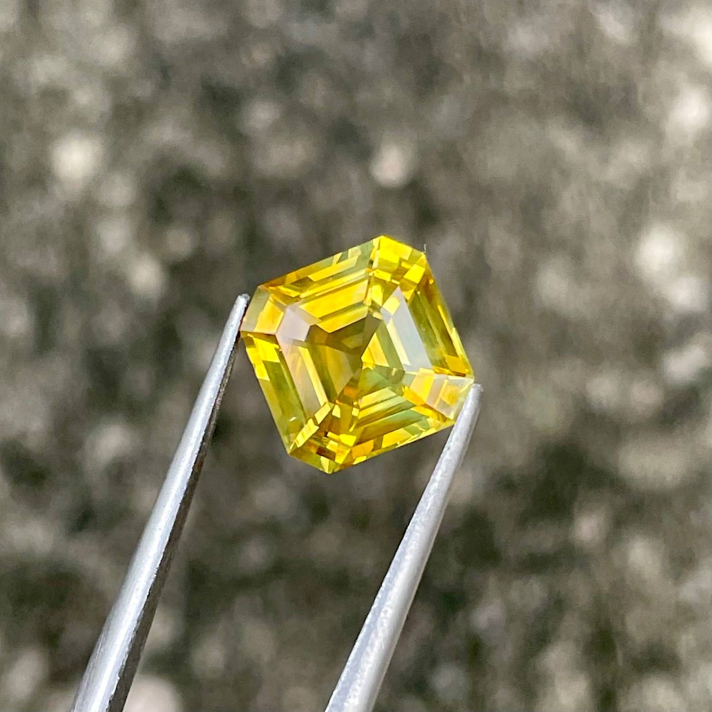MantraMani Sapphire Loose Gemstone – Authentic, Lab Certified | India - Angle 7