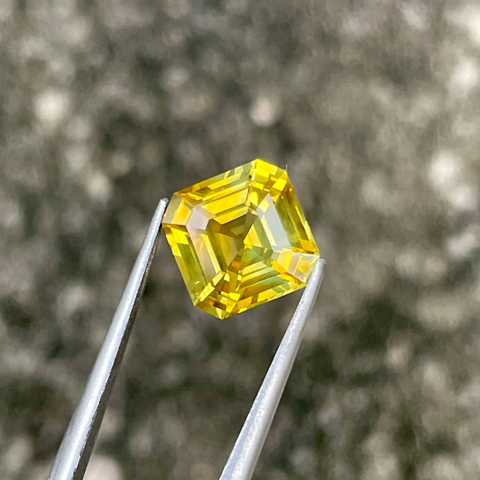 MantraMani Sapphire Loose Gemstone – Authentic, Lab Certified | India - Angle 7