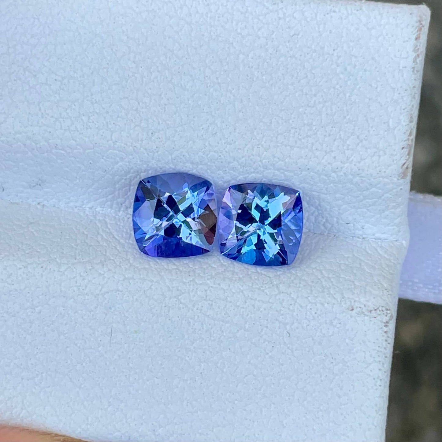 MantraMani Tanzanite Loose Gemstone – Authentic, Lab Certified | India - Angle 4