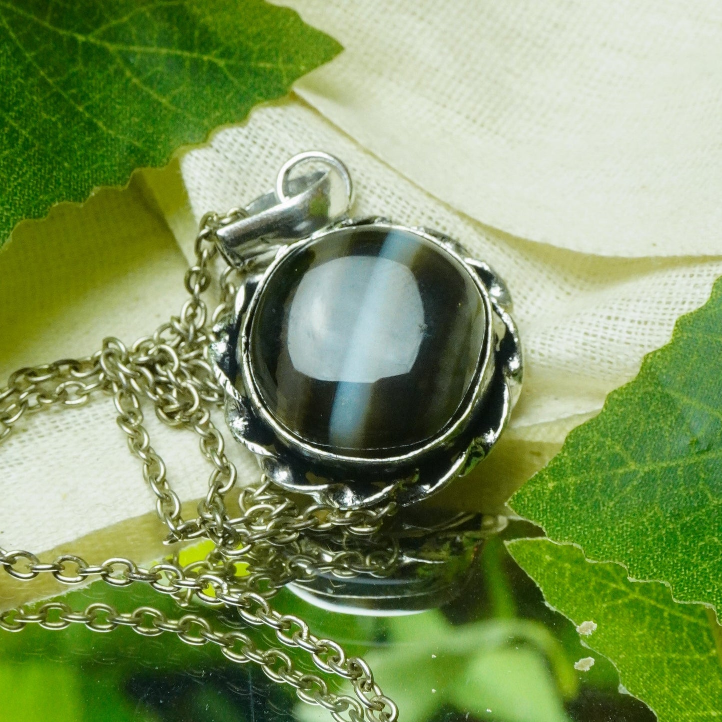 MantraMani Sulemani Hakik Crystal Pendant - Natural Agate Pendant for Protection, Grounding & Spiritual Wellness