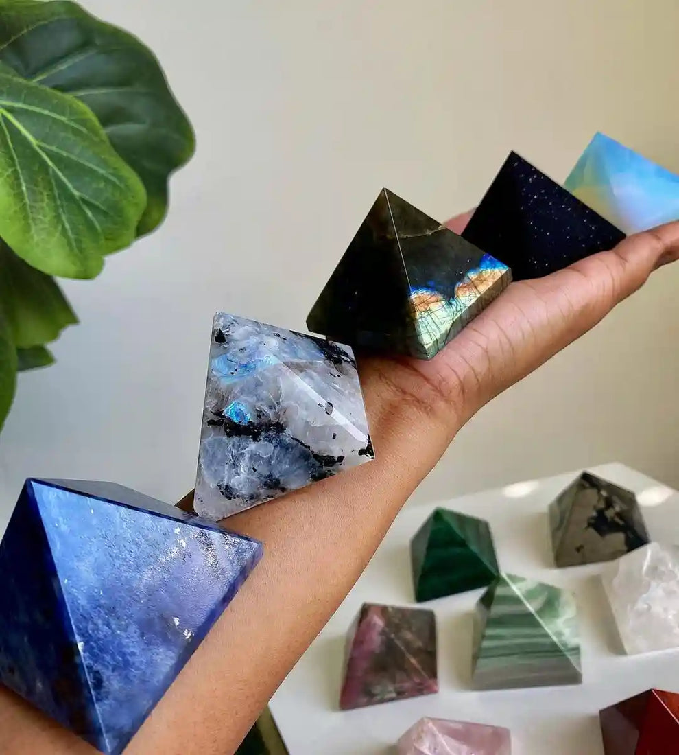 Labradorite Pyramid | MantraMani