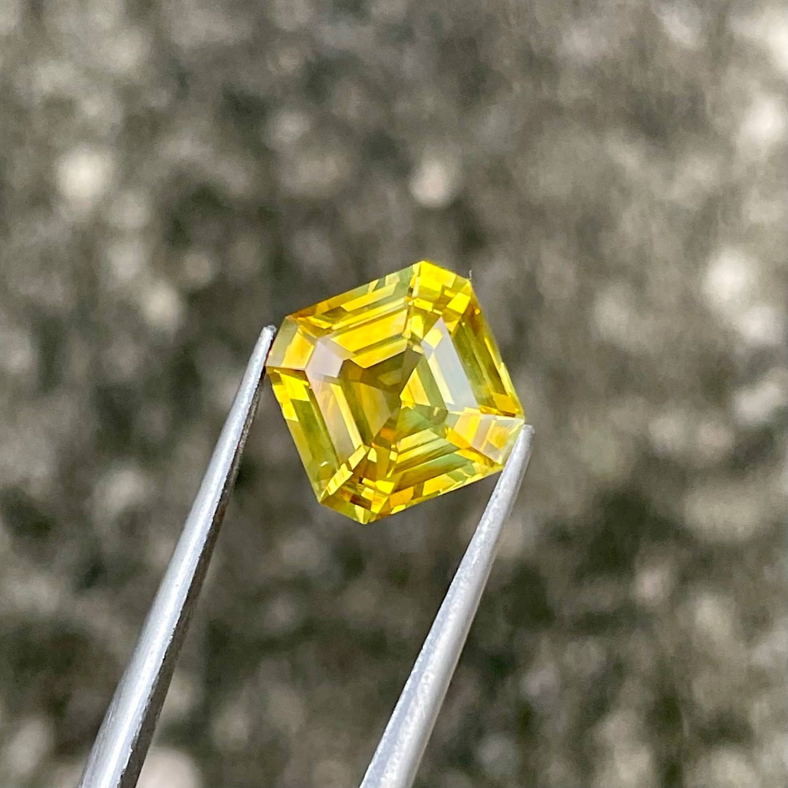 MantraMani Sapphire Loose Gemstone – Authentic, Lab Certified | India - Angle 7