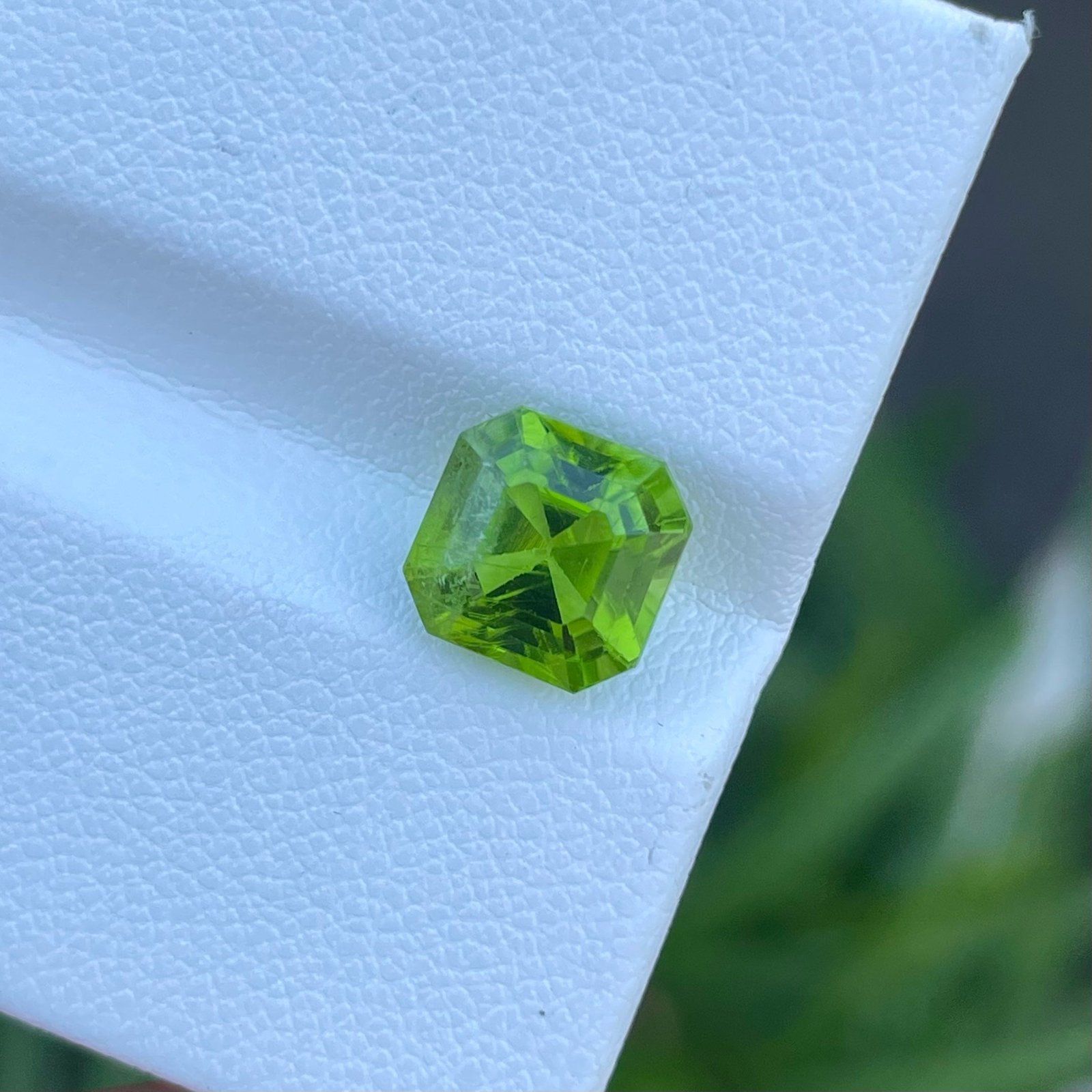 MantraMani Peridot Loose Gemstone – Authentic, Lab Certified | India - Angle 4