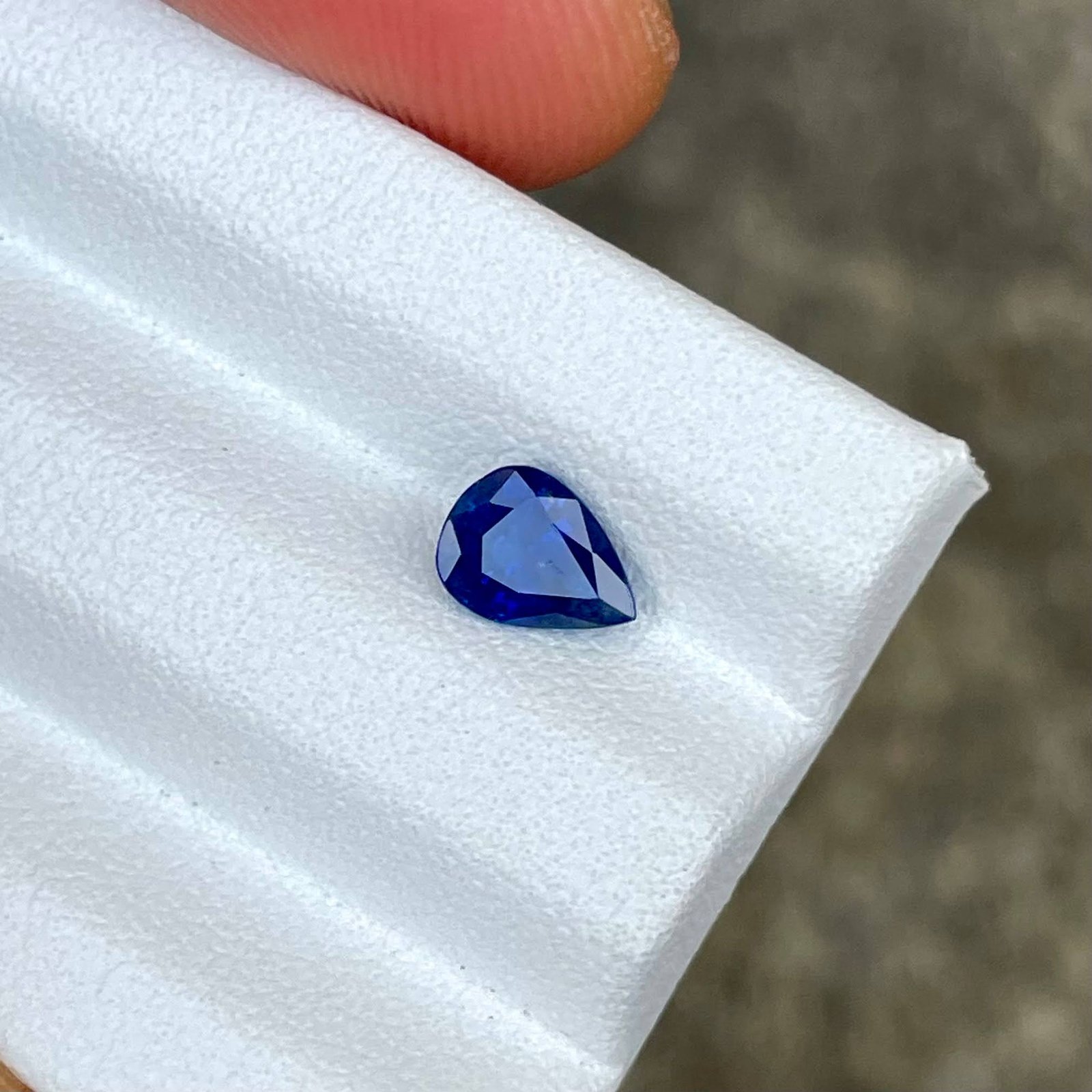MantraMani Sapphire Loose Gemstone – Authentic, Lab Certified | India - Angle 4