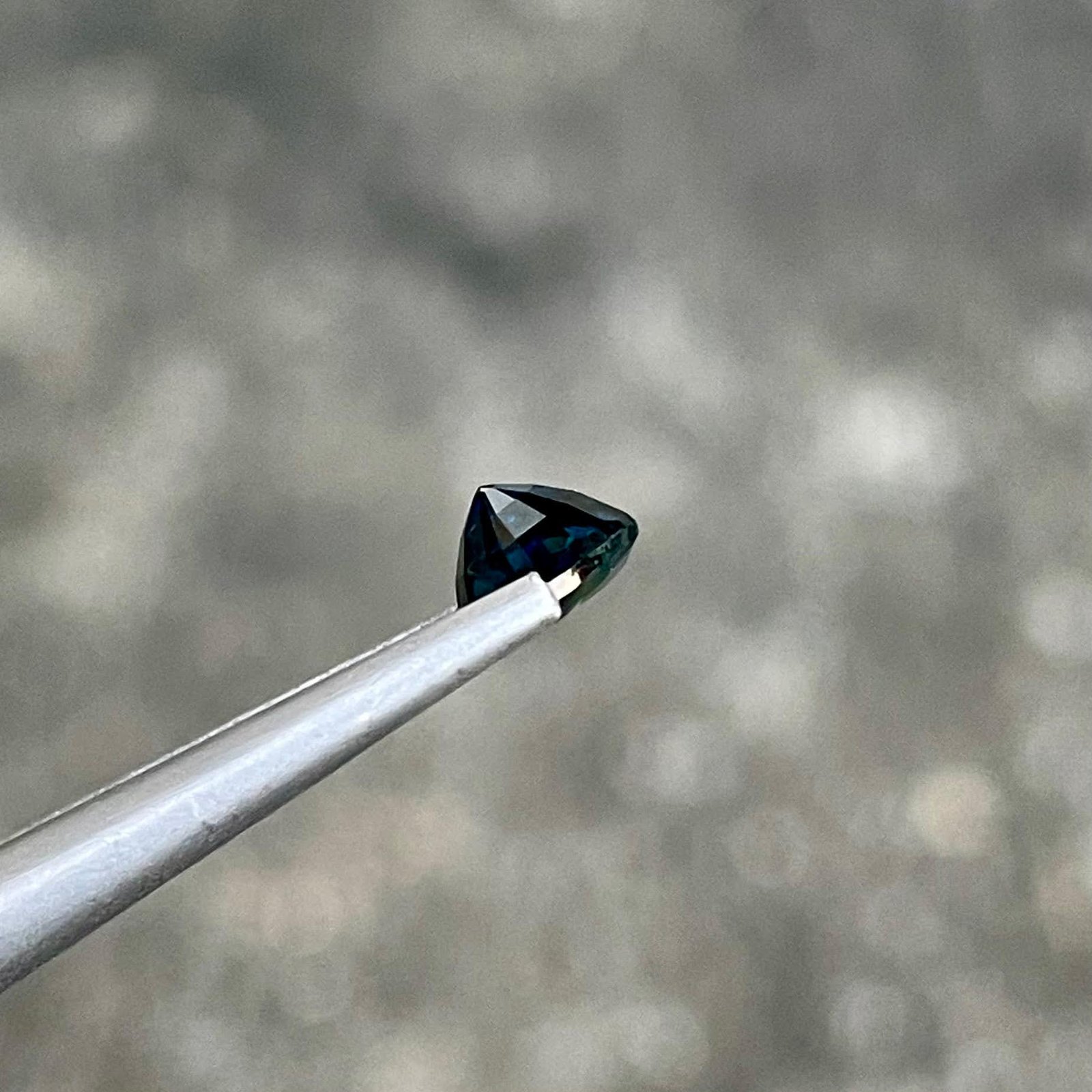 MantraMani Sapphire Loose Gemstone – Authentic, Lab Certified | India - Angle 4