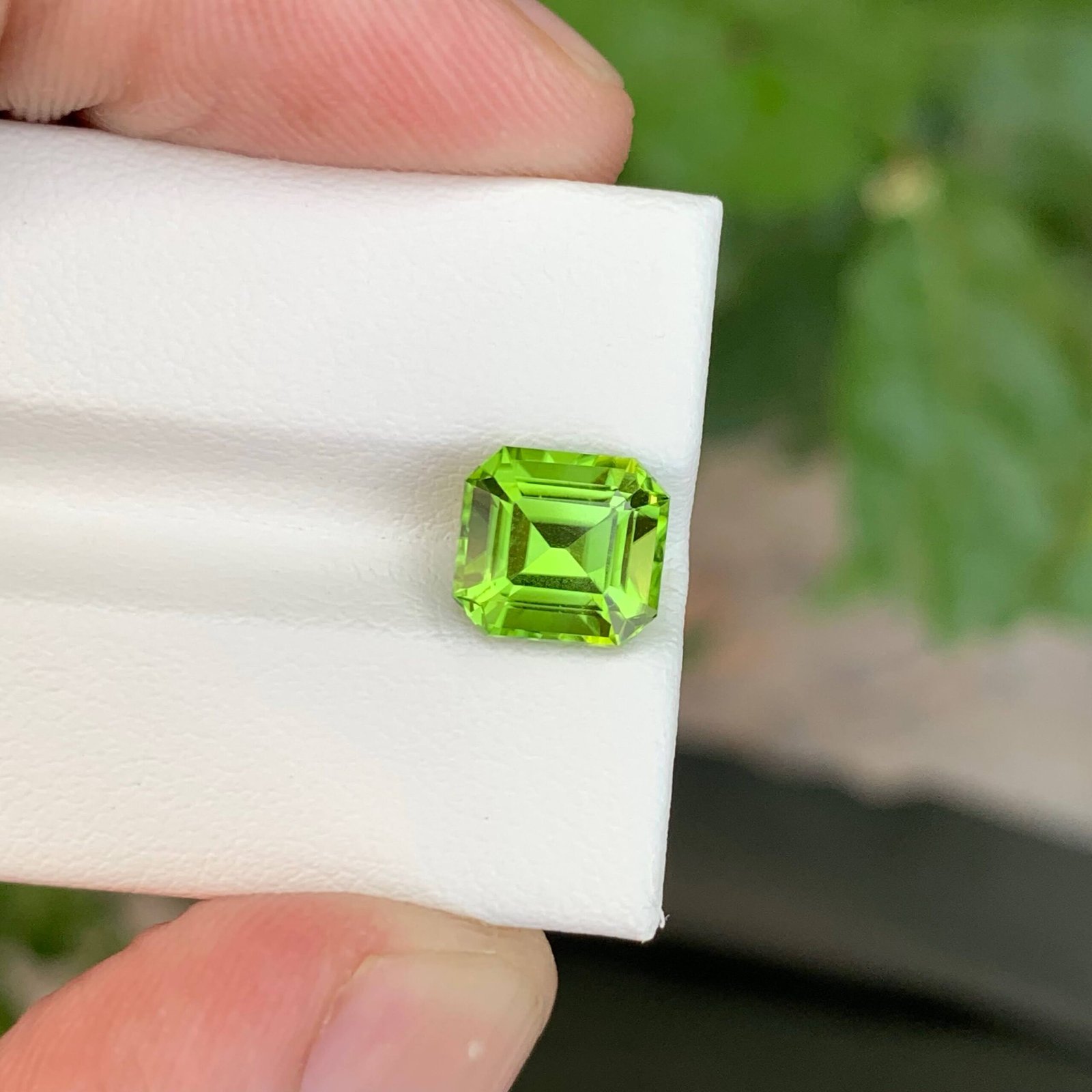 MantraMani Peridot Loose Gemstone – Authentic, Lab Certified | India - Angle 5