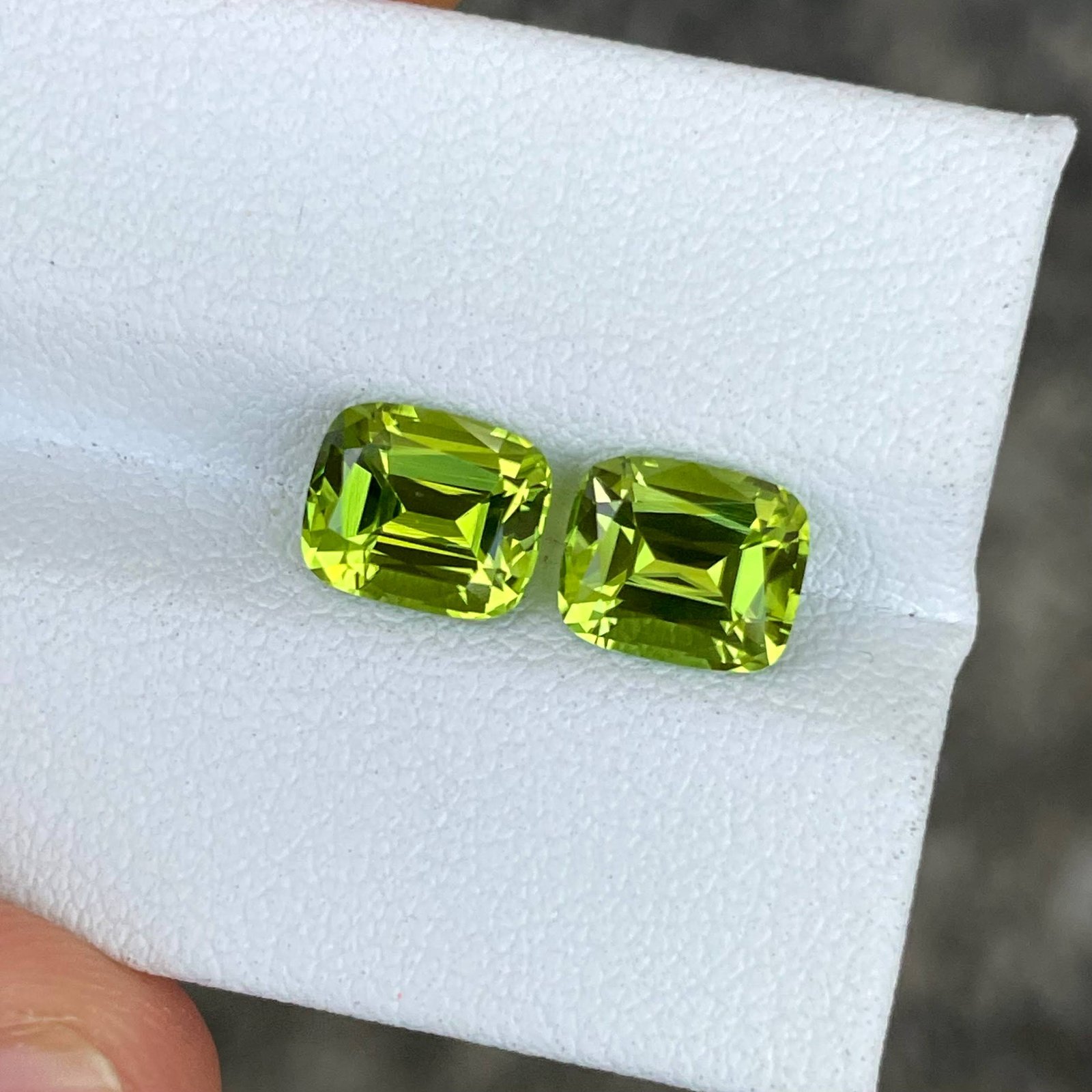 MantraMani Peridot Loose Gemstone – Authentic, Lab Certified | India - Angle 4