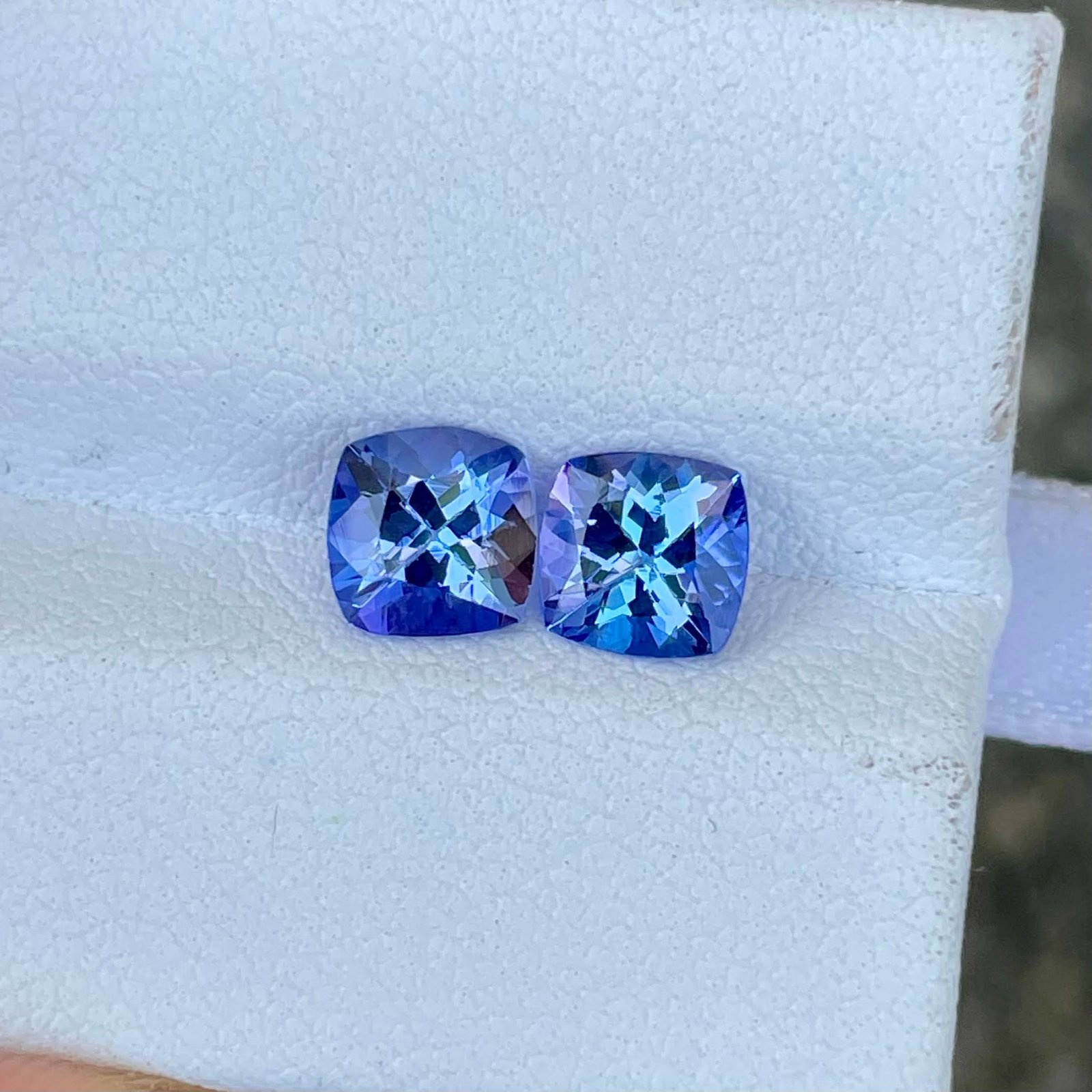 MantraMani Tanzanite Loose Gemstone – Authentic, Lab Certified | India - Angle 4