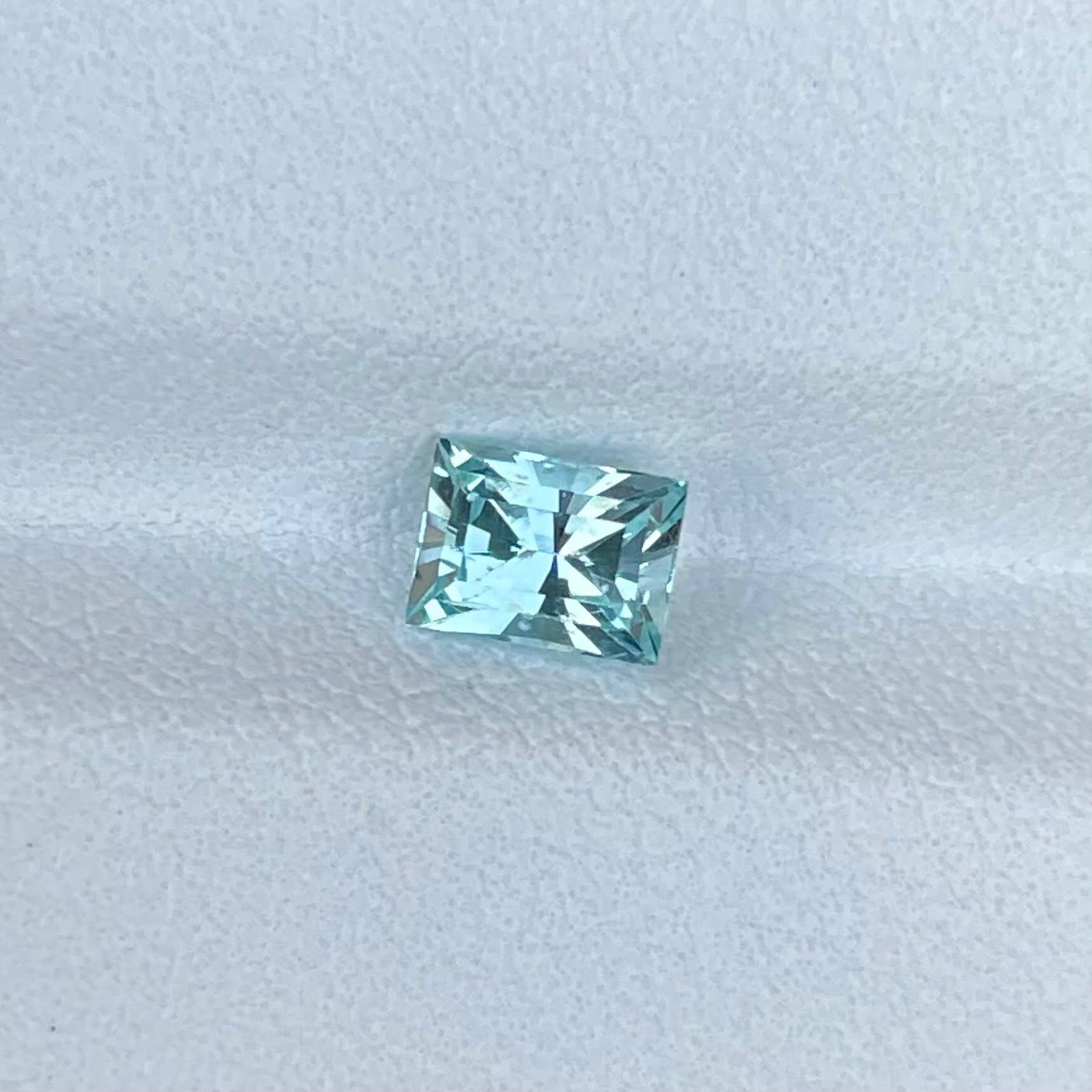 MantraMani Aquamarine Loose Gemstone – Authentic, Lab Certified | India - Angle 5