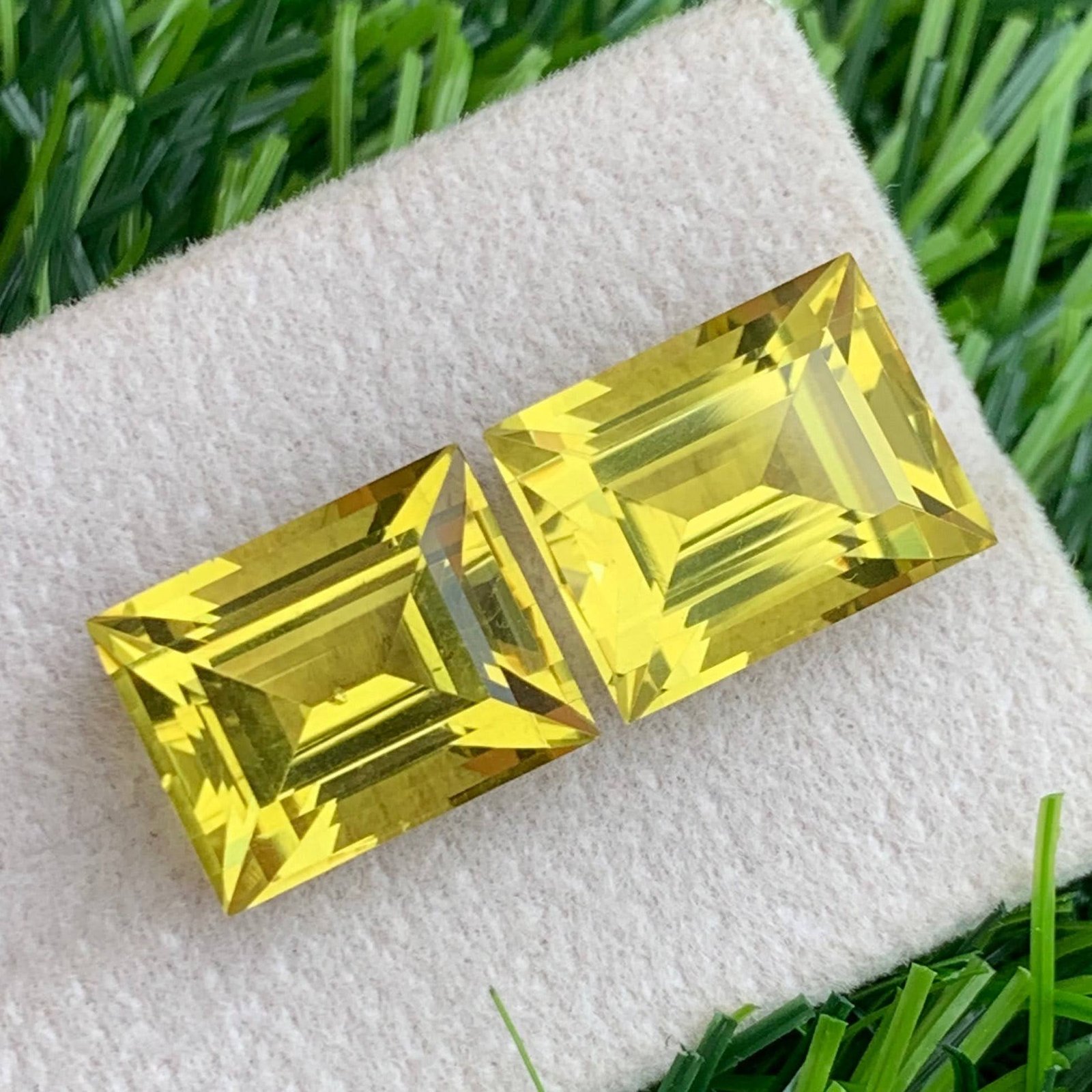MantraMani Quartz Loose Gemstone – Authentic, Lab Certified | India - Angle 4