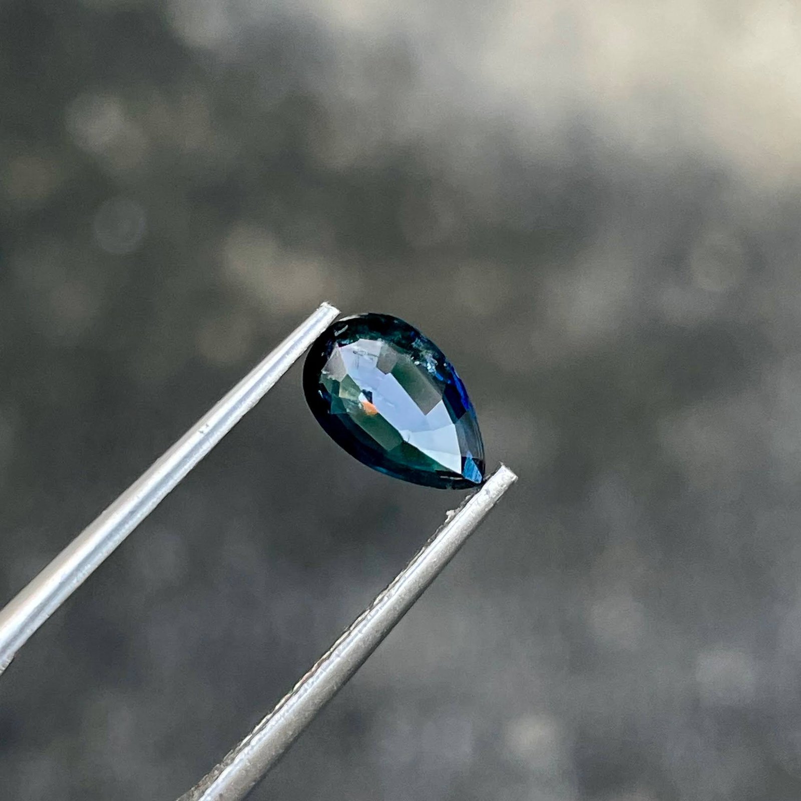 MantraMani Sapphire Loose Gemstone – Authentic, Lab Certified | India - Angle 4