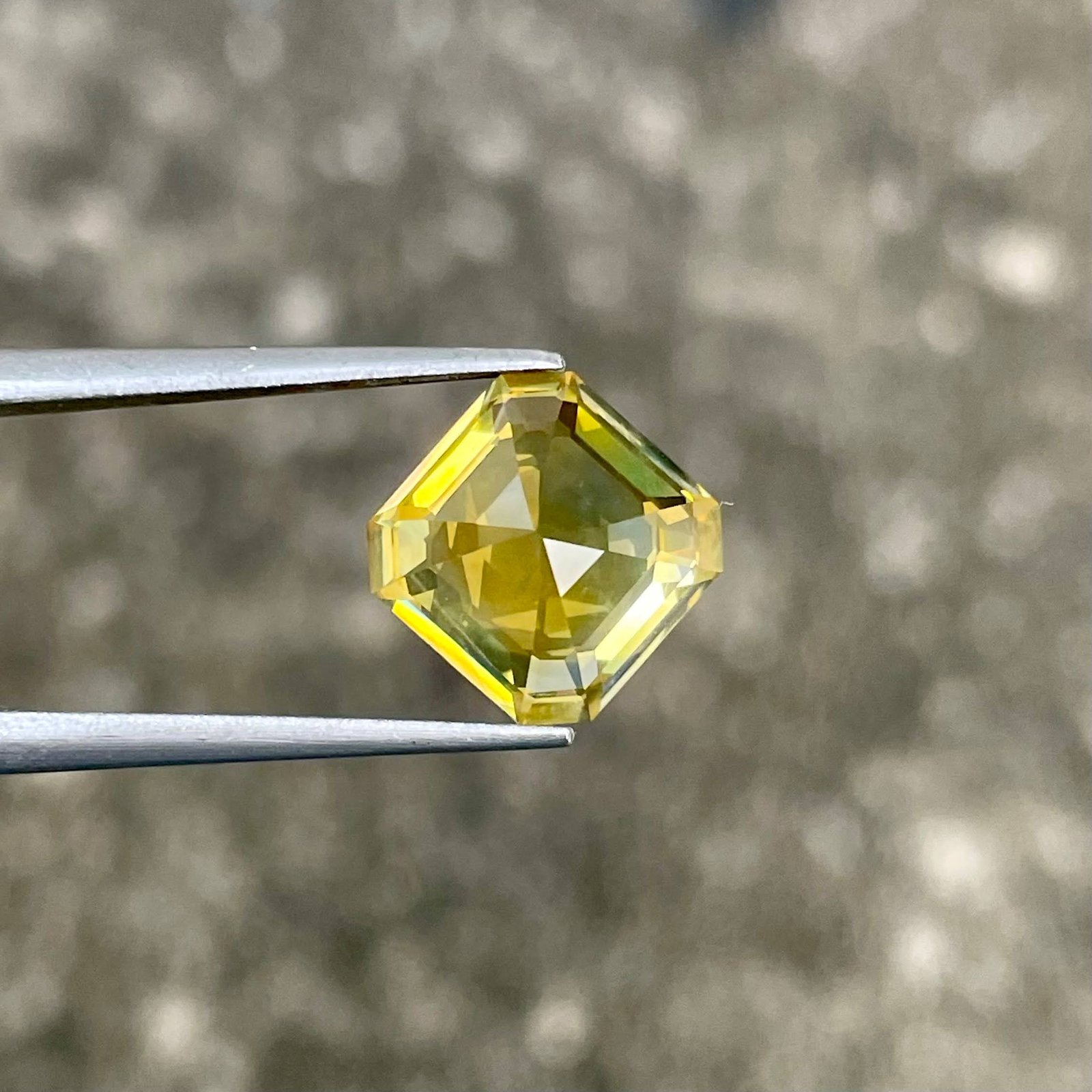 MantraMani Sapphire Loose Gemstone – Authentic, Lab Certified | India - Angle 5