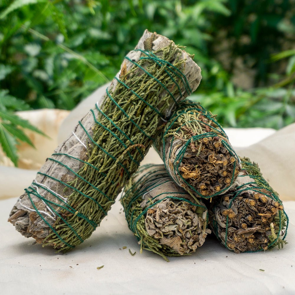 MantraMani CEDAR & SAGE (Devadaru / Pavitra Shanti) – Smudge Stick - Vastu Prot