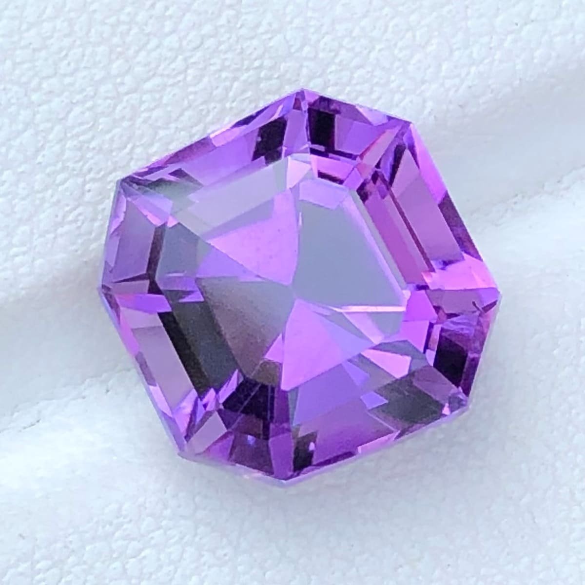 MantraMani 8.70 Carat Amethyst Natural Loose Gemstone - Imported - Brazil