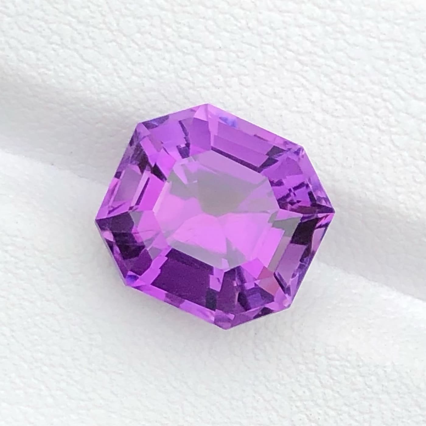 MantraMani 6.95 Carat Amethyst Natural Loose Gemstone - Imported - Brazil