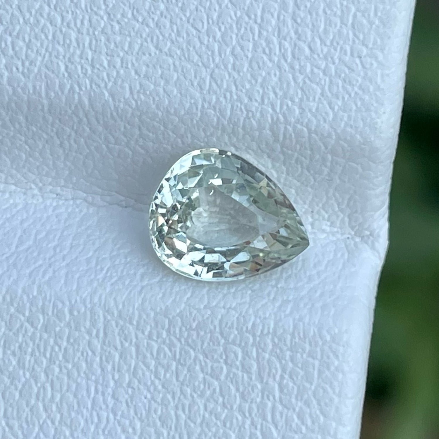 MantraMani Sapphire Loose Gemstone – Authentic, Lab Certified | India - Angle 5