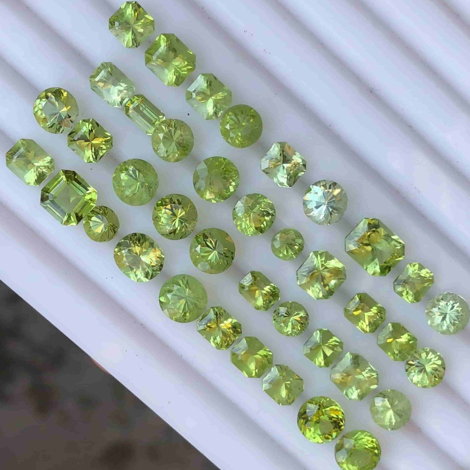 MantraMani Peridot Loose Gemstone – Authentic, Lab Certified | India - Angle 3